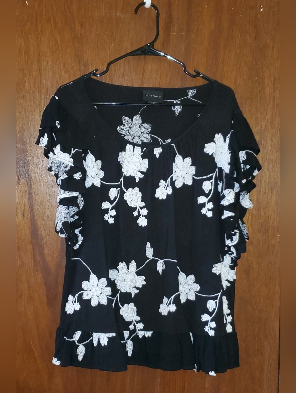 Liv Los Angeles Black Embroidered Ruffle Sleeve Top Sz Medium